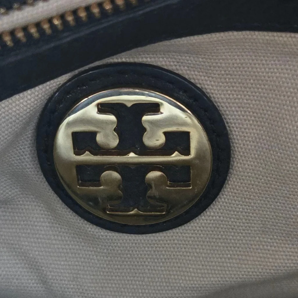 Women's Tory Burch Amanda Classic Hobo Black Pebbled Leather Crossbody Bag